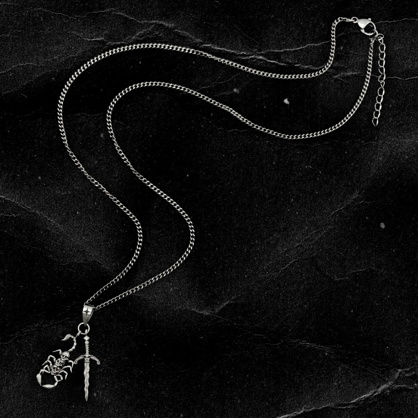 Dolus Necklace